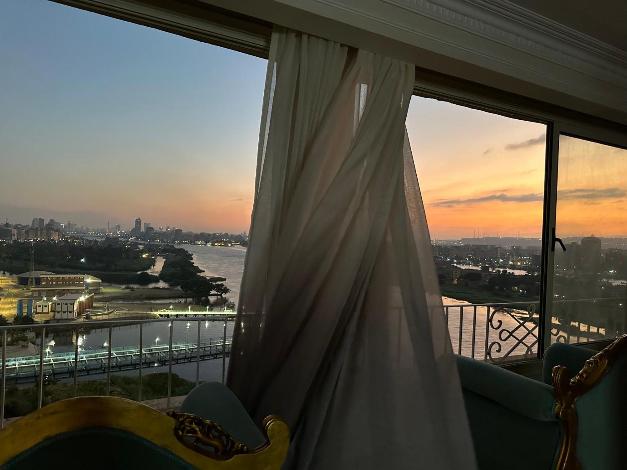 فاخرة مطلة علي نهر النيل * El Cairo